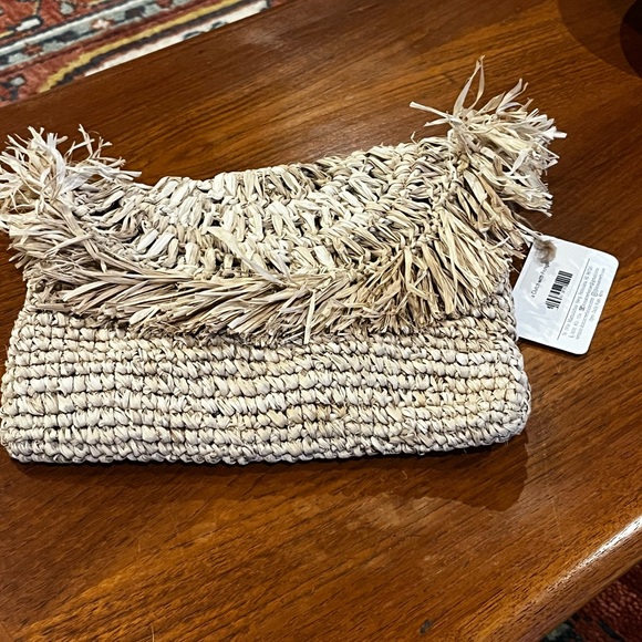 Strawgrass Zipper Clutch - Picture 2 of 4